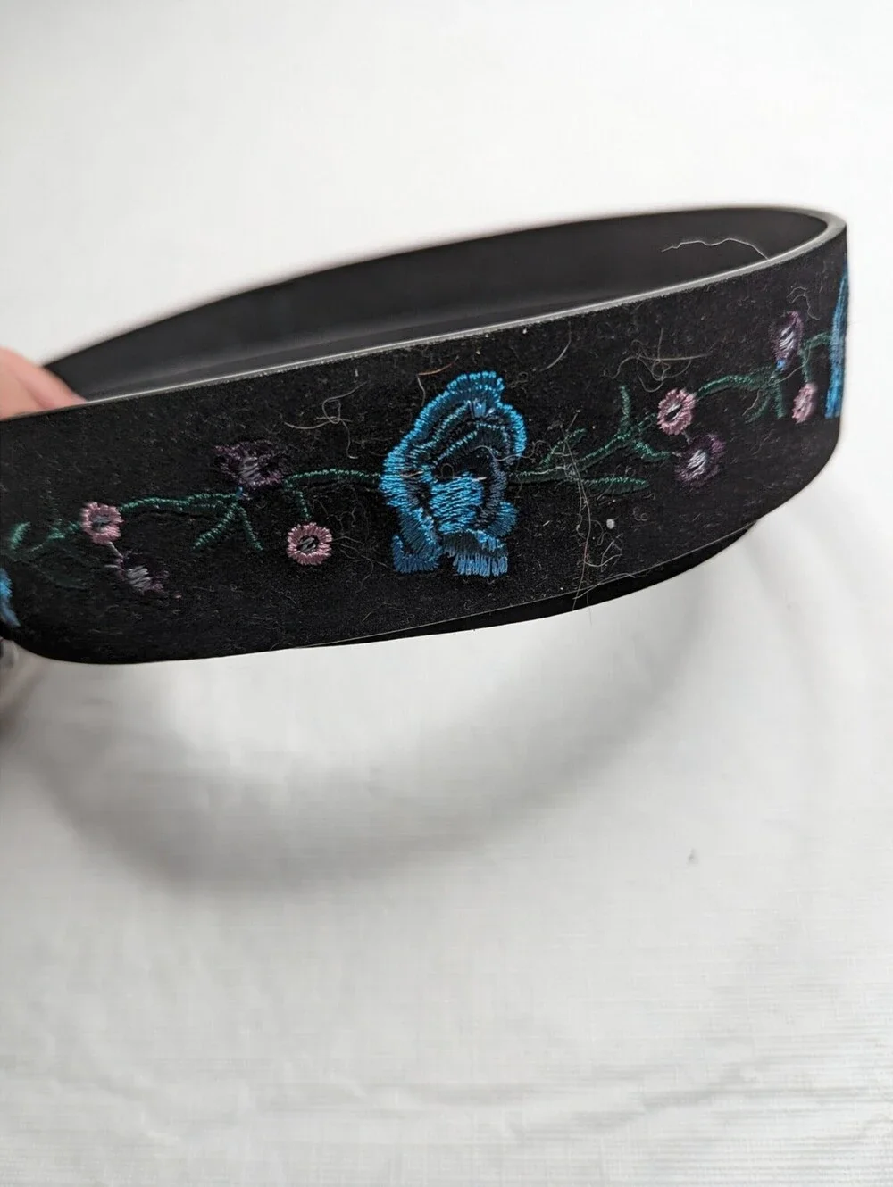 Hot Topic Womens Sz L Black Velvet Belt Embroidered Flowers